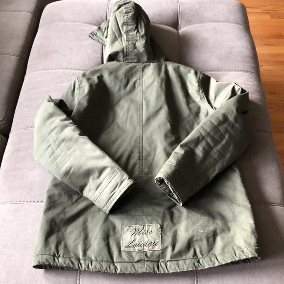 GREAT CONDITION WOMENS COAT - Picture 6 of 9